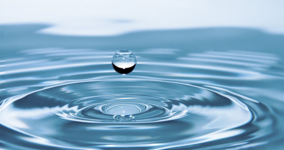 L’eau est une ressource vitale pour l’homme, indispensable à la vie.