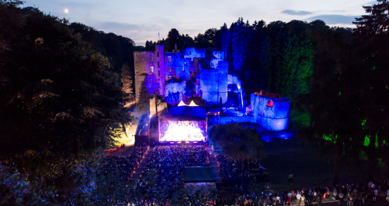 The court of the Renaissance castle of Beaufort has seen many stars performing over the years during its music festivals. © Jos Nerancic/LFT.