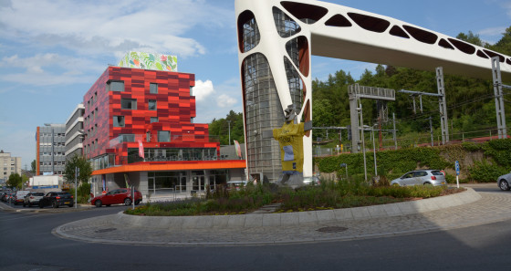 The youth hostel Esch-sur-Alzette was built in 2017, and is linked to the large recreational area of the city through a modern bridge.